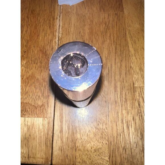 Makeup Revolution Conceal & Hydrate Foundation - 0.70 fl oz F16 - Picture 7 of 7